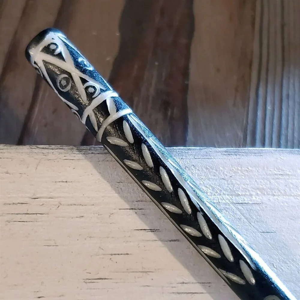 Tribal Hand Carved India Black White Buffalo Bone 4.5